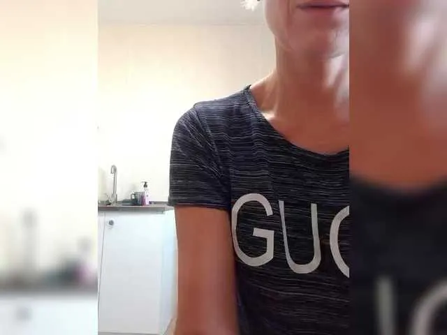 CassieGil – webcam model profile photo Image 10