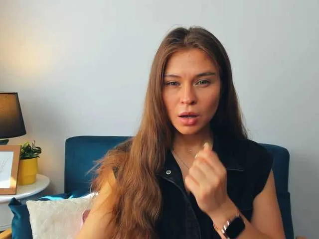 CassieGil – webcam model profile photo Image 12