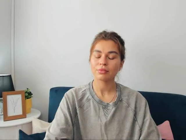 CassieGil – webcam model profile photo Image 17