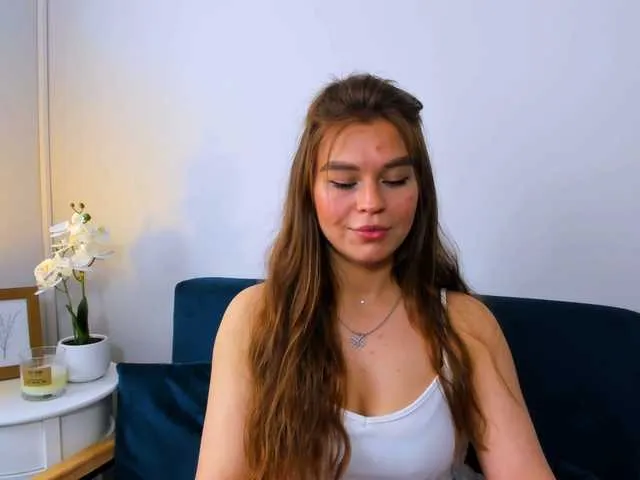 CassieGil – webcam model profile photo Image 2