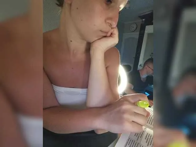 AdaharaBanks – webcam model profile photo Image 14