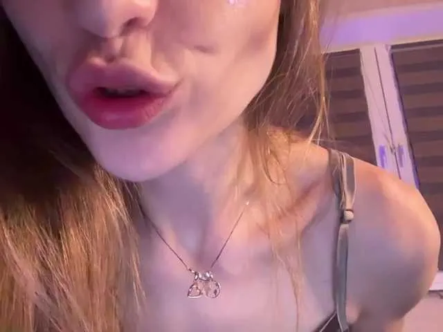 SkyLumen – webcam model profile photo Image 9