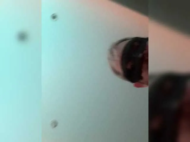 AmyBelmontt – webcam model profile photo Image 4