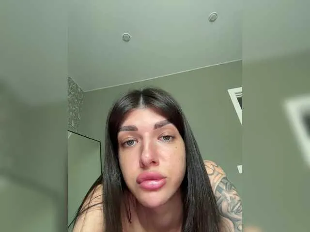 CassieGil – webcam model profile photo Image 3