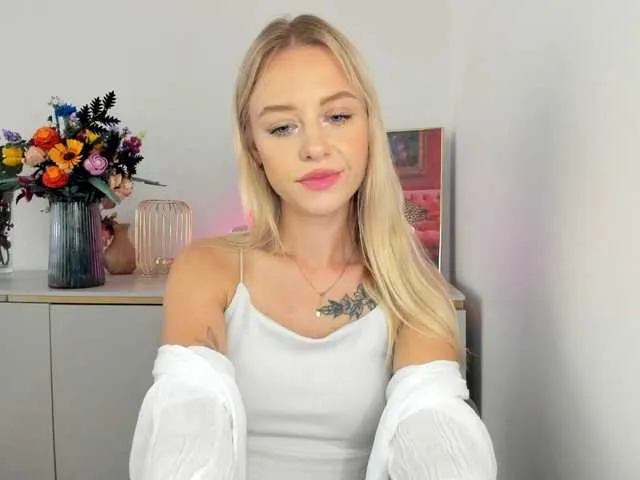 ArianaSole – webcam model profile photo Image 14