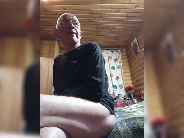 PaulinaSwift – webcam model profile photo Image 4