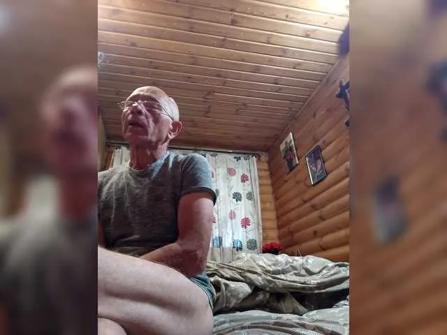 PaulinaSwift – webcam model profile photo Image 9