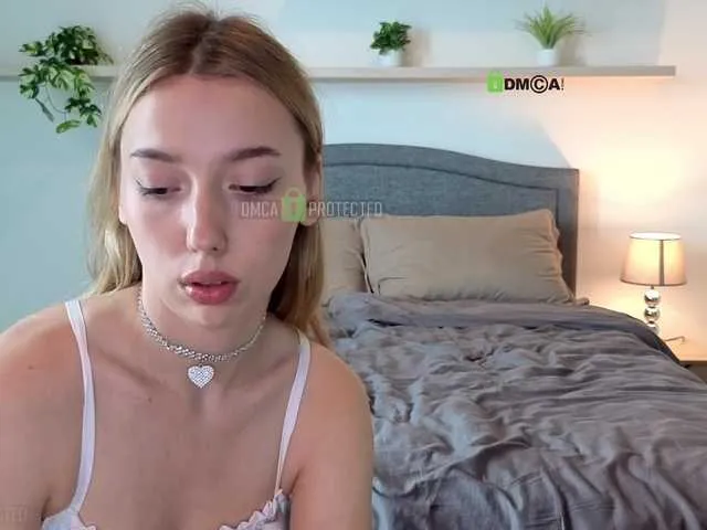 Maxinekinky – webcam model profile photo Image 2