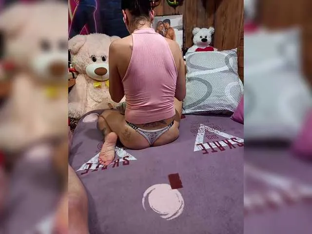 JenCampbell – webcam model profile photo Image 15