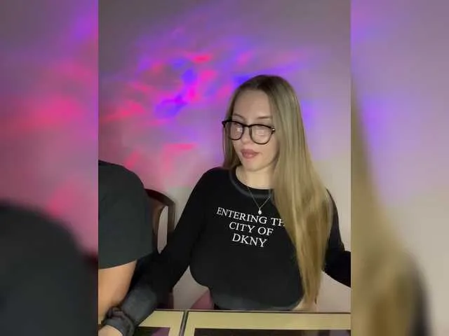 AshleyPusset – webcam model profile photo Image 7