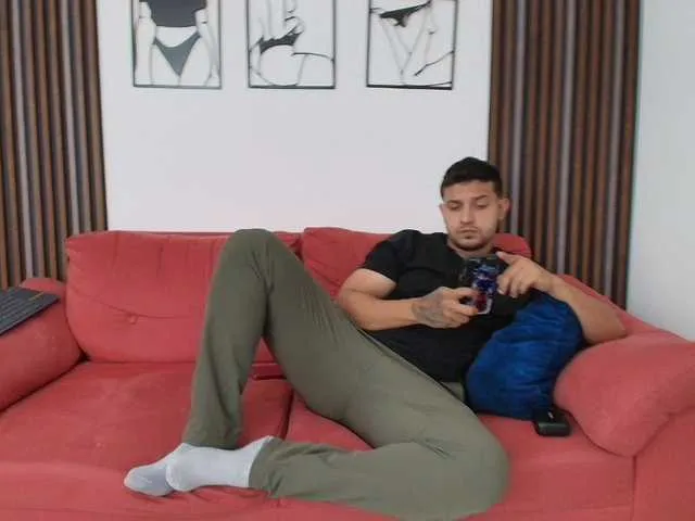 KarinaSanz – webcam model profile photo Image 15