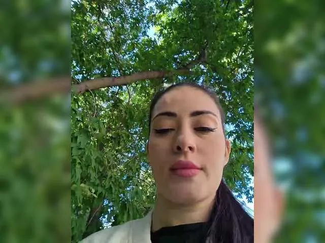 SexyyNana – webcam model profile photo Image 14