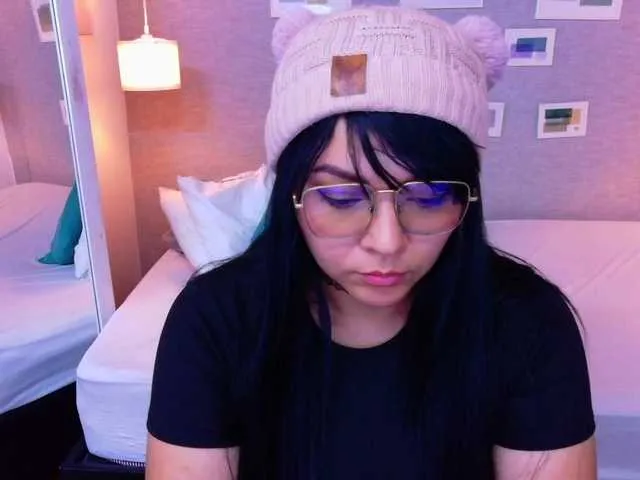 AmyBelmontt – webcam model profile photo Image 11