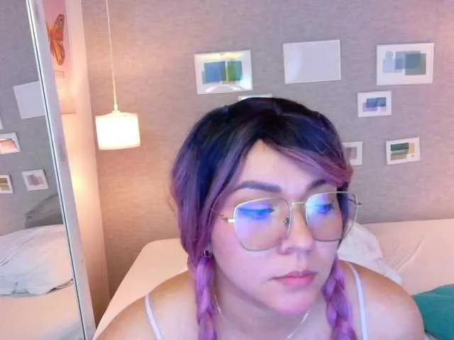 AmyBelmontt – webcam model profile photo Image 9