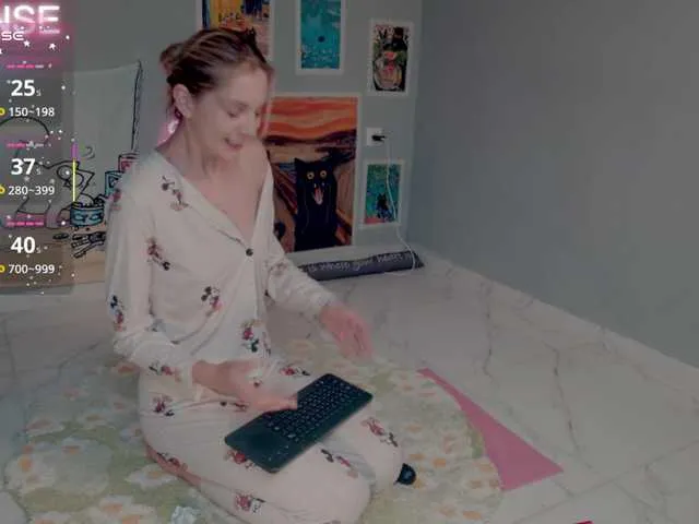 CassieGil – webcam model profile photo Image 12