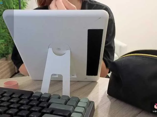 CassieGil – webcam model profile photo Image 11