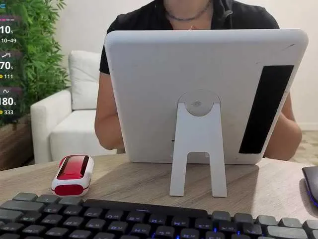 CassieGil – webcam model profile photo Image 15