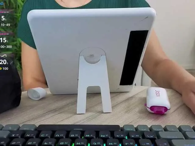 CassieGil – webcam model profile photo Image 17