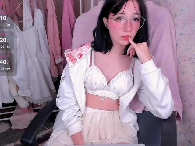 MoniLing – webcam model profile photo Image 4