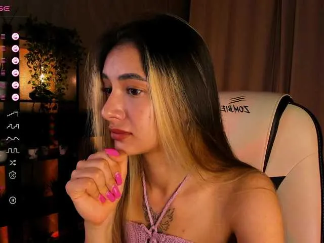 CassieGil – webcam model profile photo Image 6