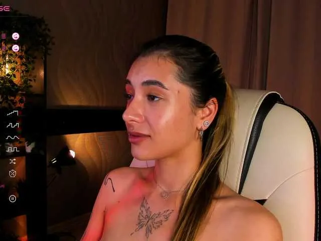 CassieGil – webcam model profile photo Image 7