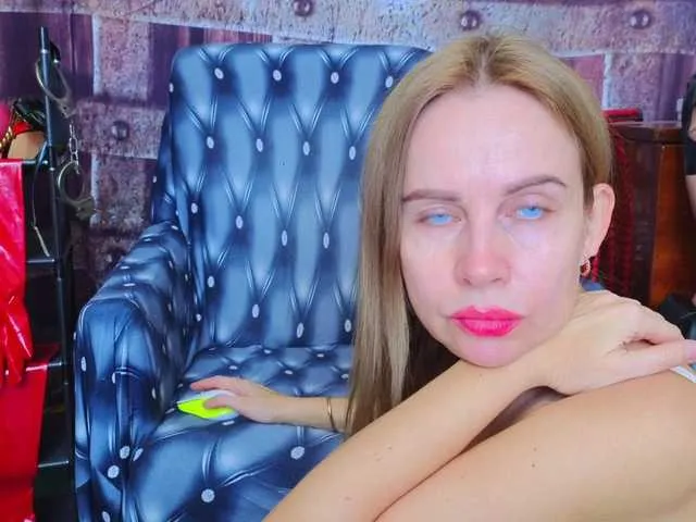 ArianaSole – webcam model profile photo Image 19