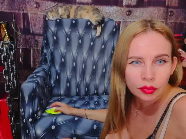 ArianaSole – webcam model profile photo Image 6