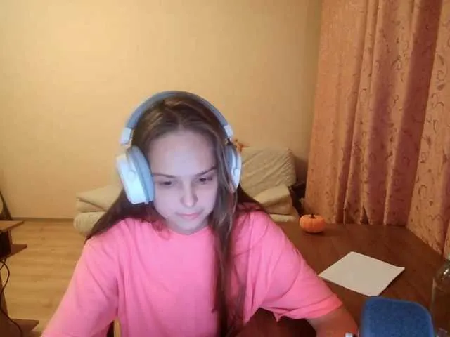 AmyBelmontt – webcam model profile photo Image 2