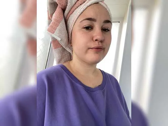 LunaKrismas – webcam model profile photo Image 14