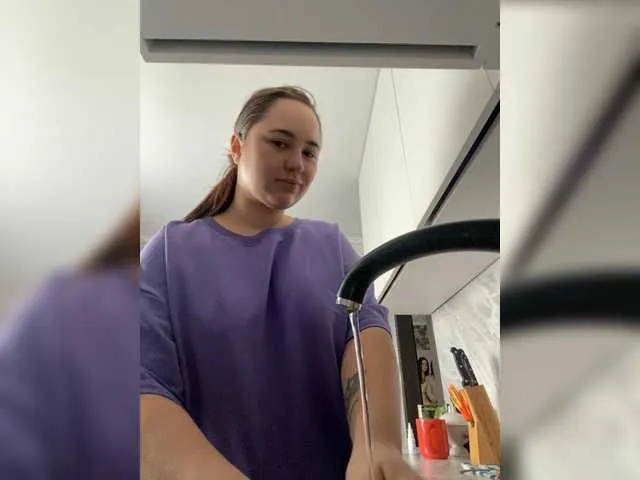 LunaKrismas – webcam model profile photo Image 4