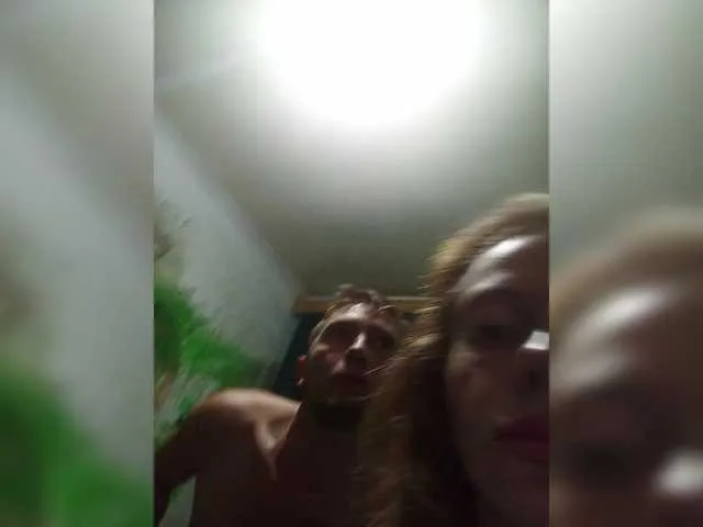 VaniaLee – webcam model profile photo Image 3