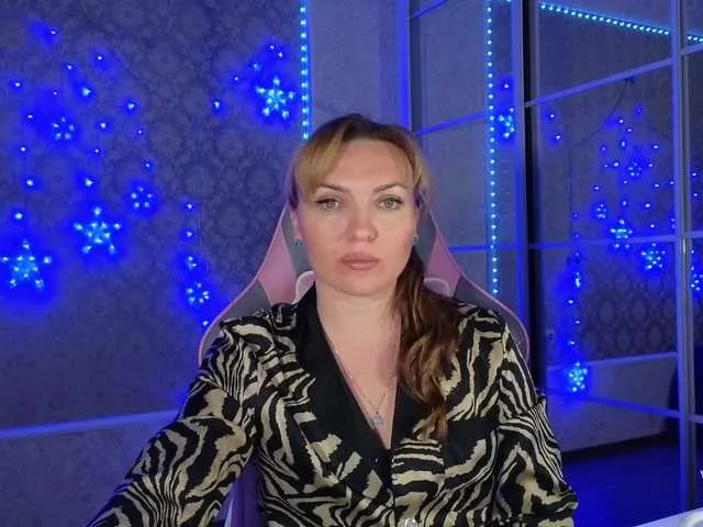 DIVORA – webcam model profile photo