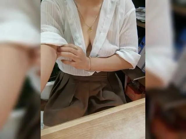 CassieGil – webcam model profile photo Image 16