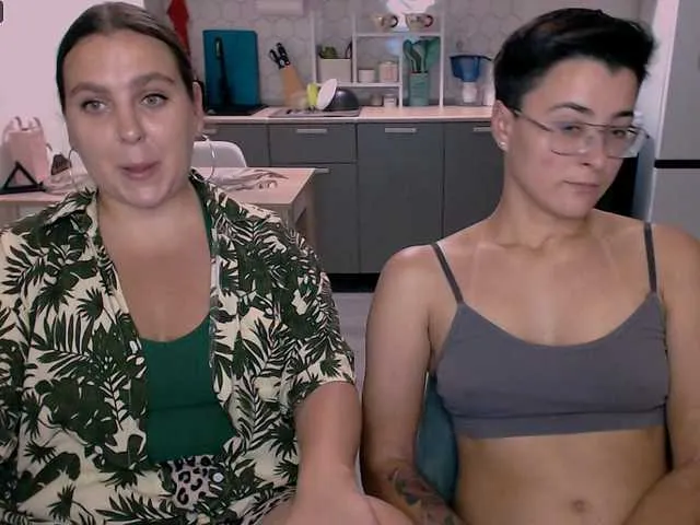 miamellycious – webcam model profile photo Image 10