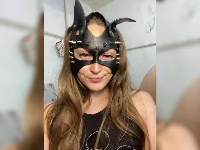 NILMINI-SHERON – webcam model profile photo Image 18