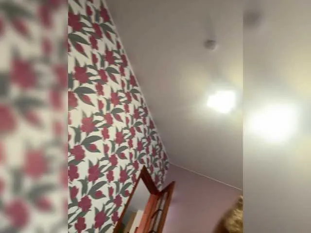 JennyCoquine – webcam model profile photo Image 3