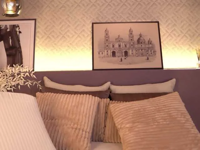 SkyLumen – webcam model profile photo Image 3