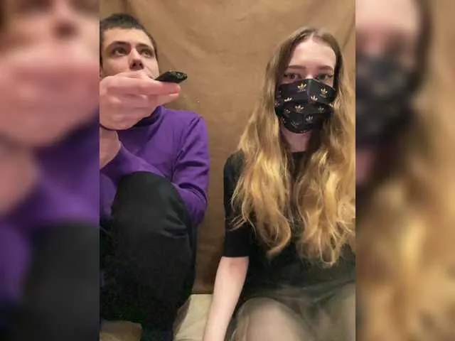 AlannaWeest – webcam model profile photo Image 2