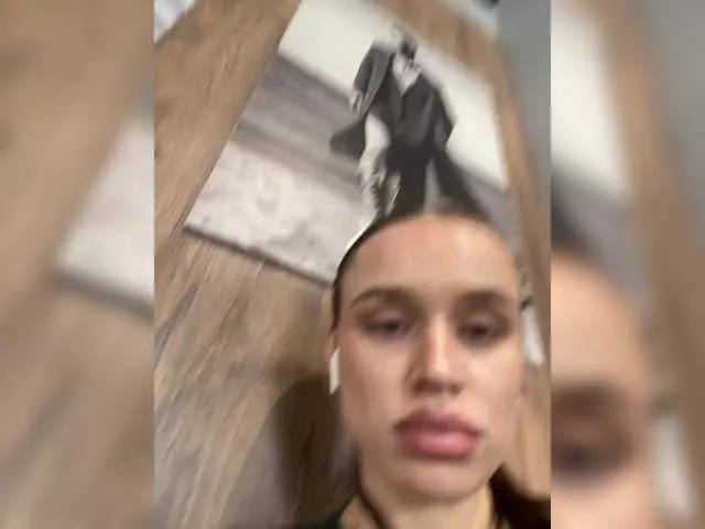 Enchantix – webcam model profile photo