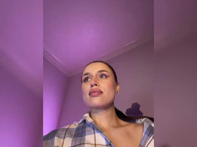 AmyBelmontt – webcam model profile photo Image 15