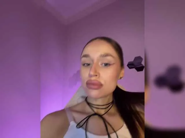 AmyBelmontt – webcam model profile photo Image 18