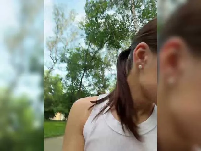 AmyBelmontt – webcam model profile photo Image 3