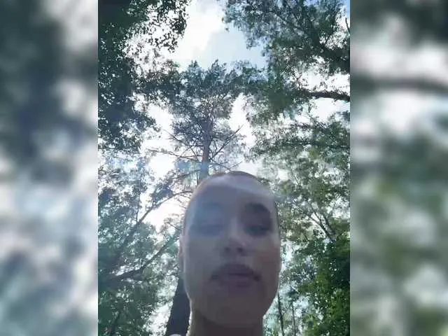 AmyBelmontt – webcam model profile photo Image 7