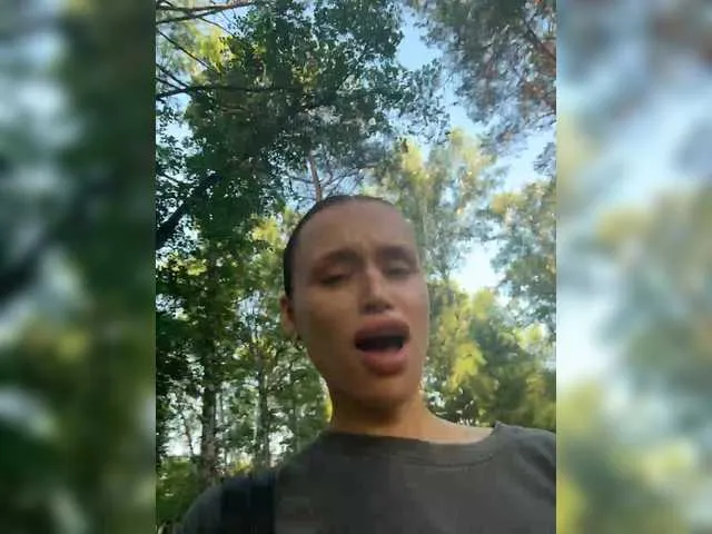 AmyBelmontt – webcam model profile photo Image 8