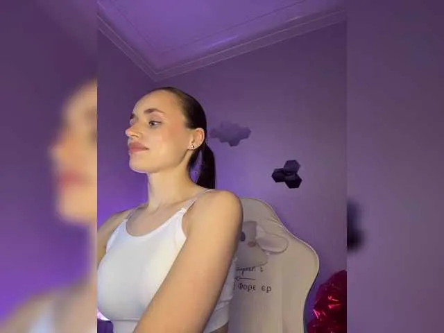 AmyBelmontt – webcam model profile photo Image 9