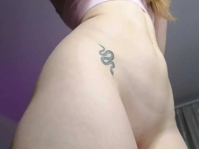 HellenLatin – webcam model profile photo Image 13