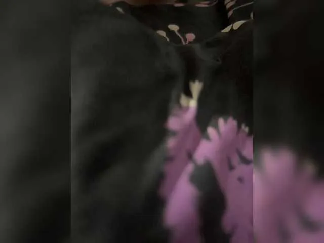 AmyBelmontt – webcam model profile photo Image 4