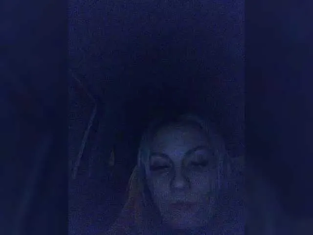 AllisonAdams – webcam model profile photo Image 3