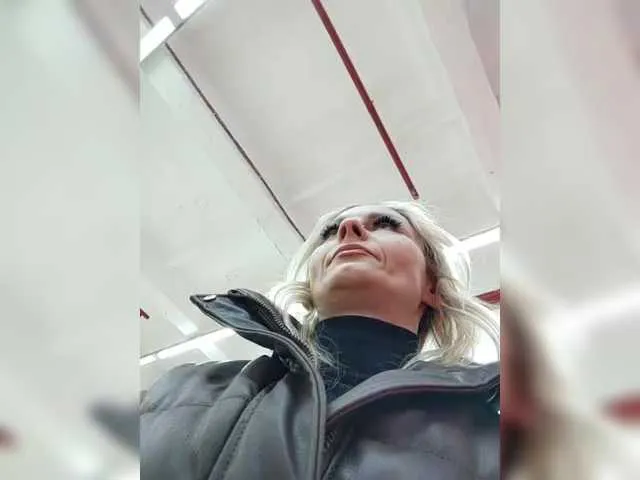 AllisonAdams – webcam model profile photo Image 4