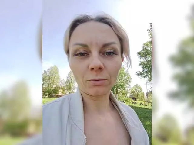 AllisonAdams – webcam model profile photo Image 9